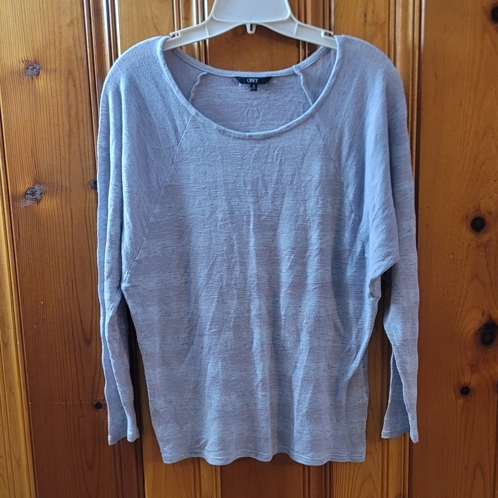 WOMEN'S OBEY TOP